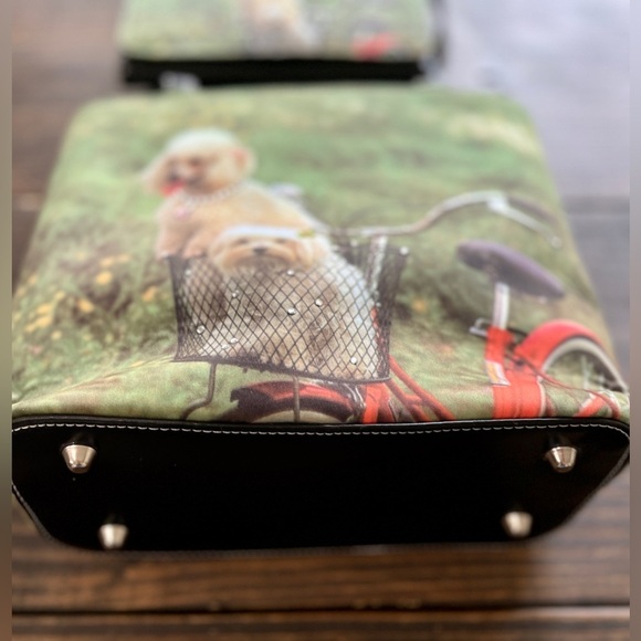 For the dog lovers, this cute bag and matching wallet set - Picture 4 of 5